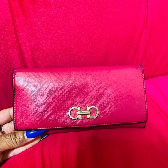 Pink Salvatore Ferragamo wallet - Picture 2 of 5